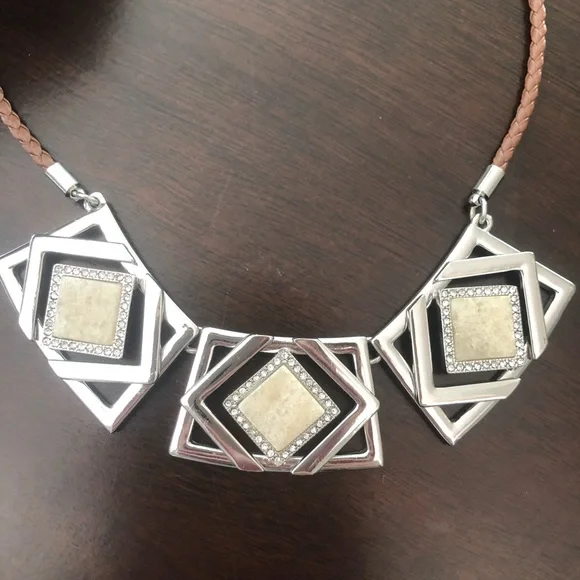 WHBM Necklace - Picture 3 of 4